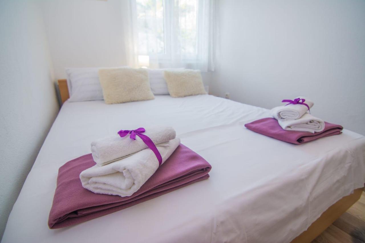 Village Holiday Apartman With Heated Pool Maslina Kostanje Dış mekan fotoğraf