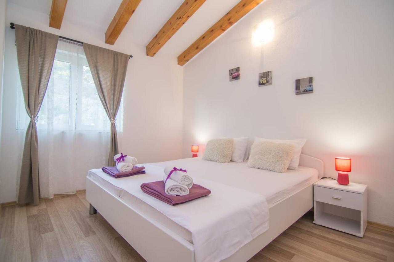 Village Holiday Apartman With Heated Pool Maslina Kostanje Dış mekan fotoğraf