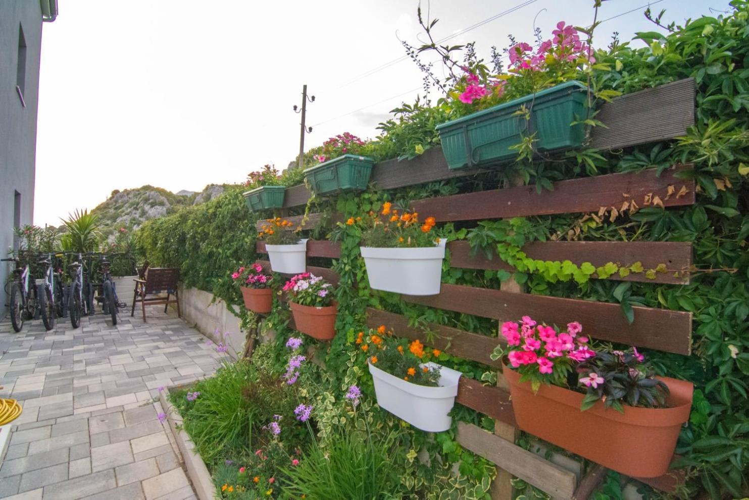 Village Holiday Apartman With Heated Pool Maslina Kostanje Dış mekan fotoğraf